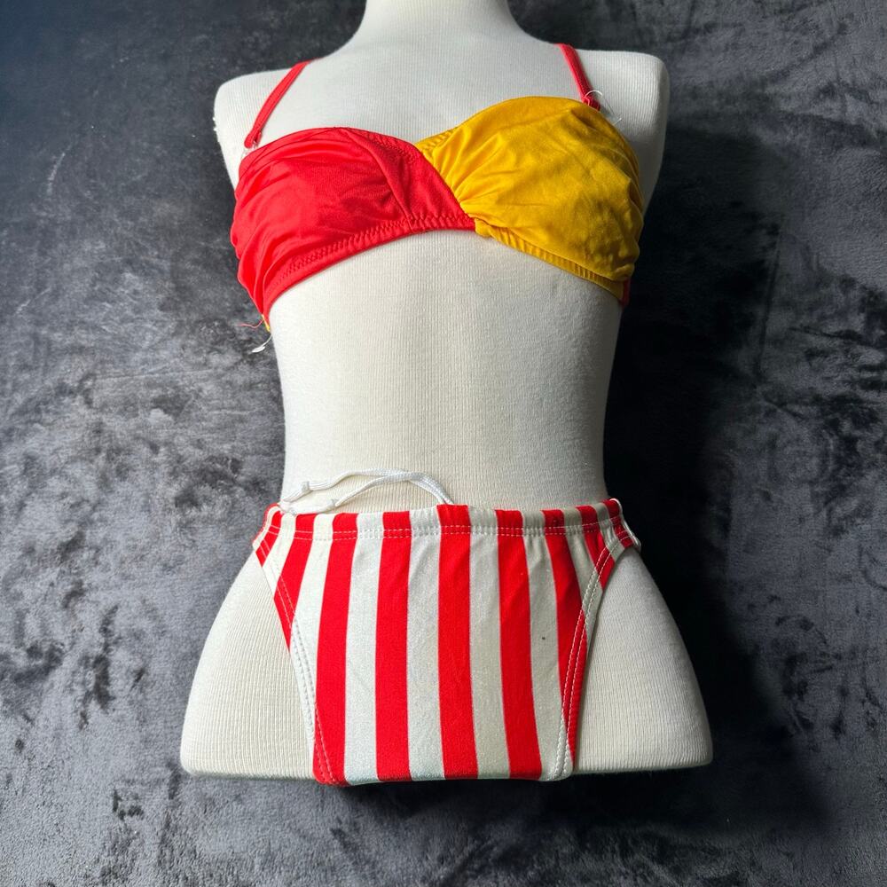 Vintage 80s/90s Bikini Swim Mixed Suit Striped red
Women’s Size S/M